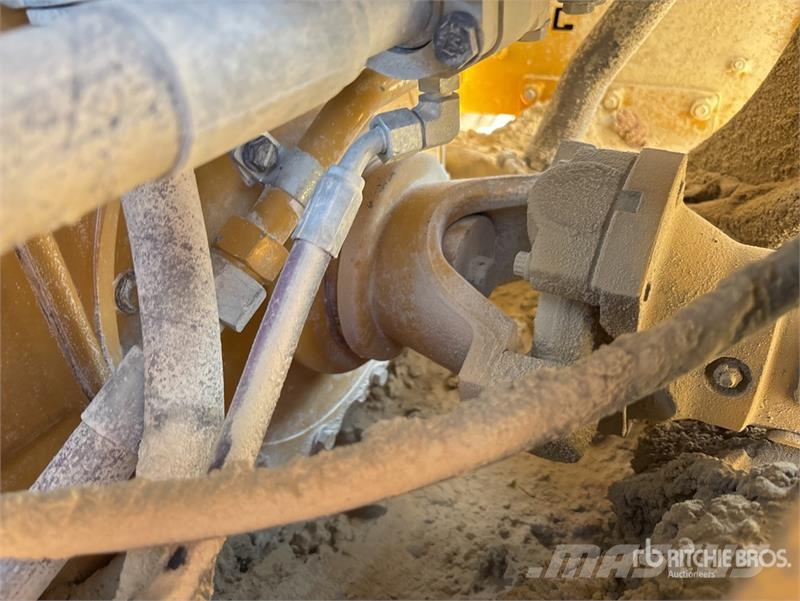 CAT 982 Wheel Loader Kolové nakladače