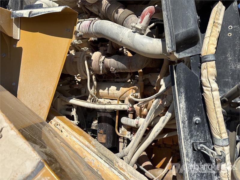 CAT 982 Wheel Loader Kolové nakladače