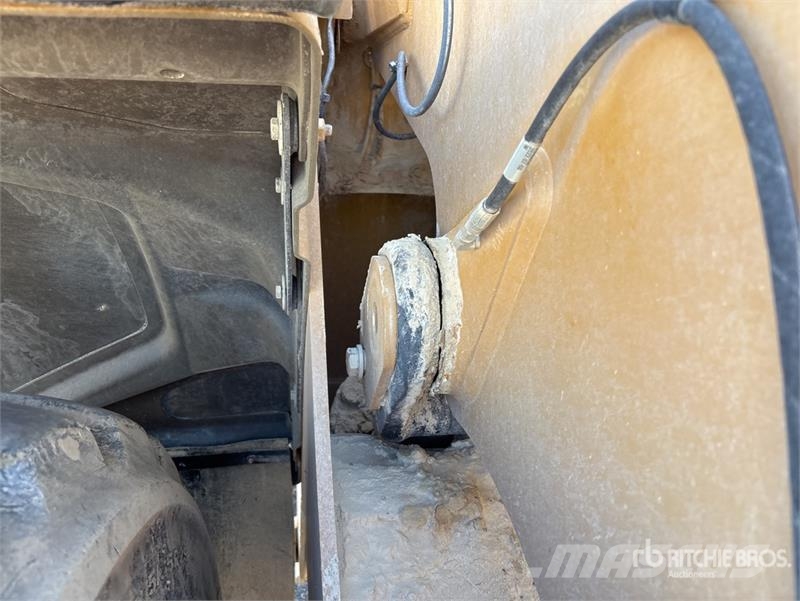 CAT 982 Wheel Loader Kolové nakladače