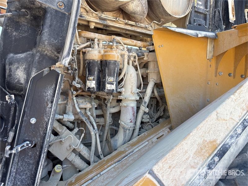 CAT 982 Wheel Loader Kolové nakladače