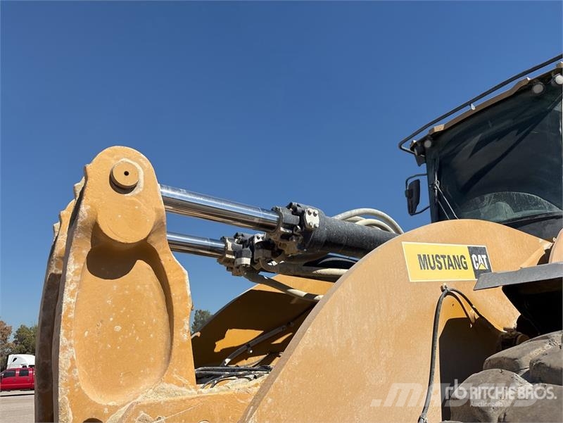 CAT 982 Wheel Loader Kolové nakladače