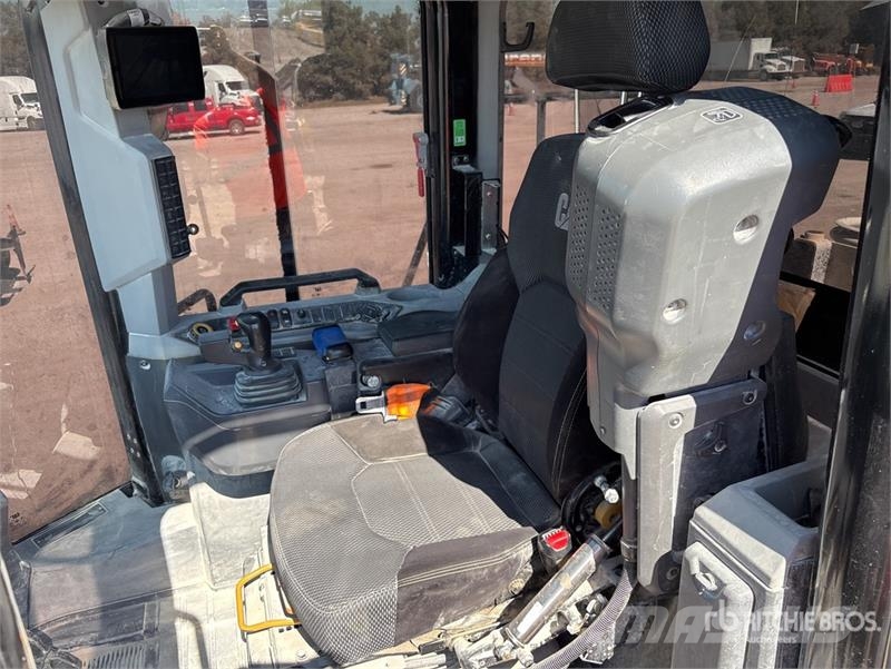 CAT 982 Wheel Loader Kolové nakladače