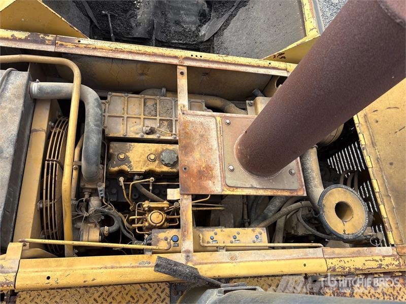 CAT AP-650B Aszfalt terítõ gépek