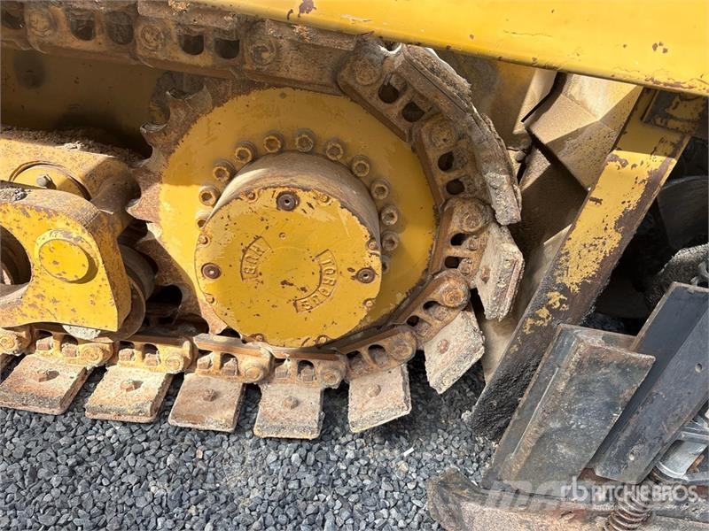 CAT AP-650B Aszfalt terítõ gépek