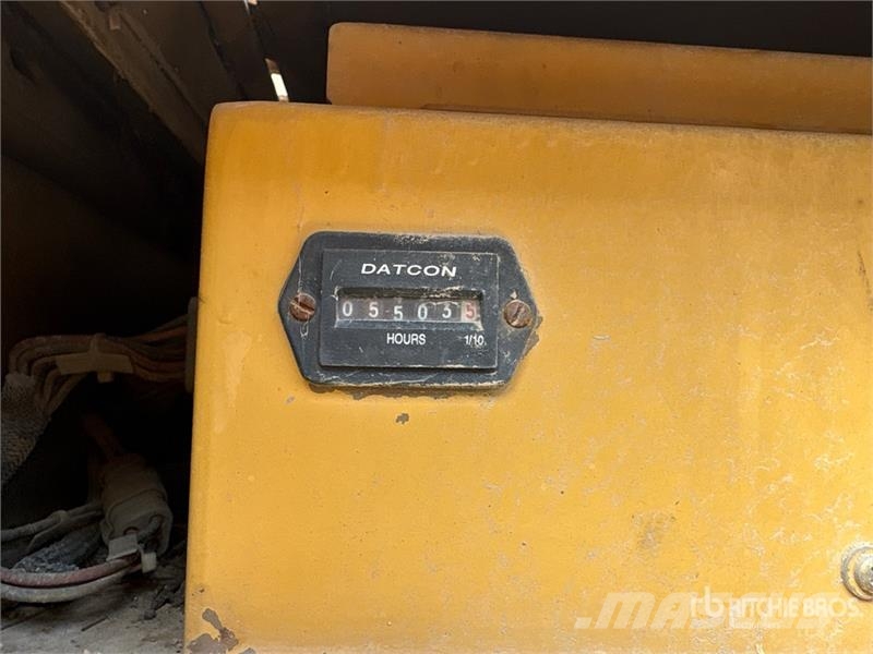 CAT AP-650B Aszfalt terítõ gépek
