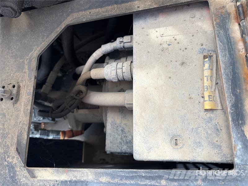 CAT AP-650B Aszfalt terítõ gépek