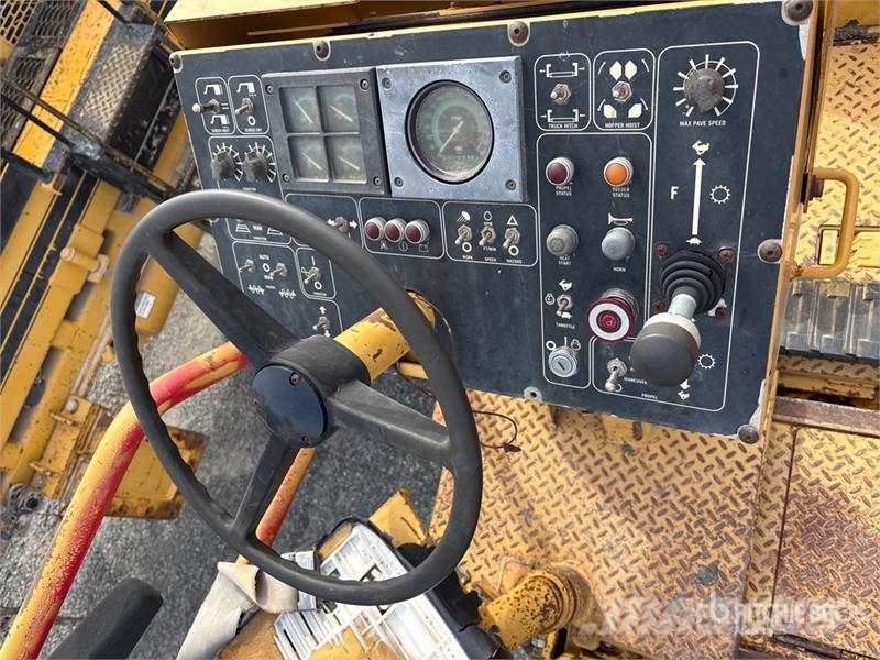 CAT AP-650B Aszfalt terítõ gépek