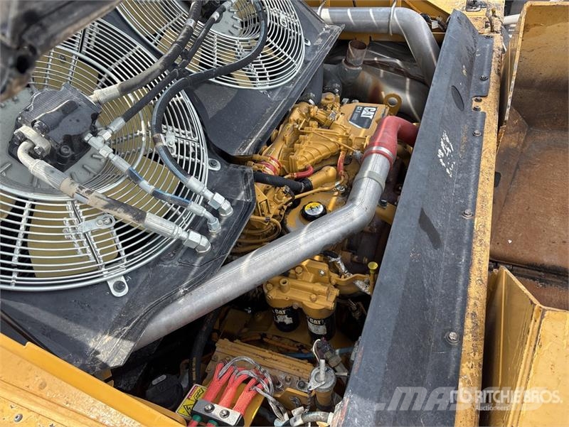 CAT AP1000F Wheel Asphalt Paver Strassenfertiger