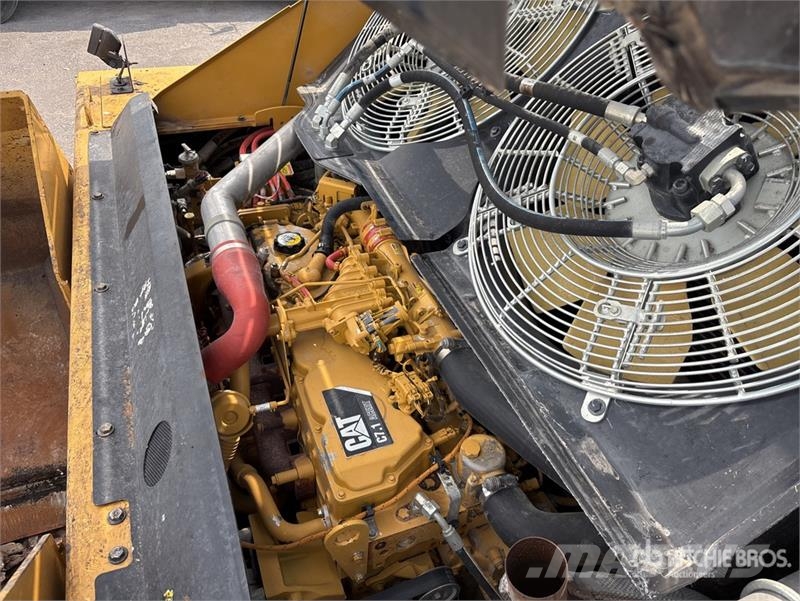 CAT AP1000F Wheel Asphalt Paver Strassenfertiger