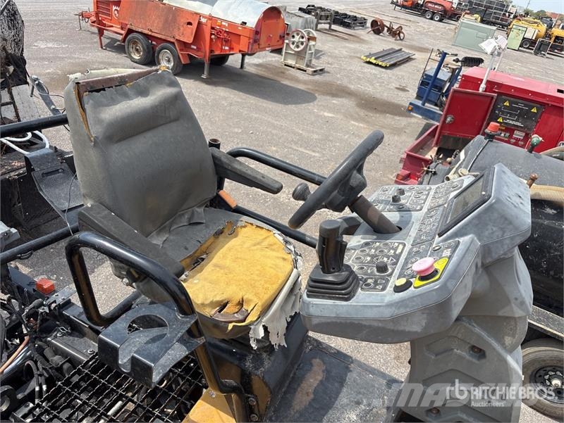 CAT AP1000F Wheel Asphalt Paver Strassenfertiger
