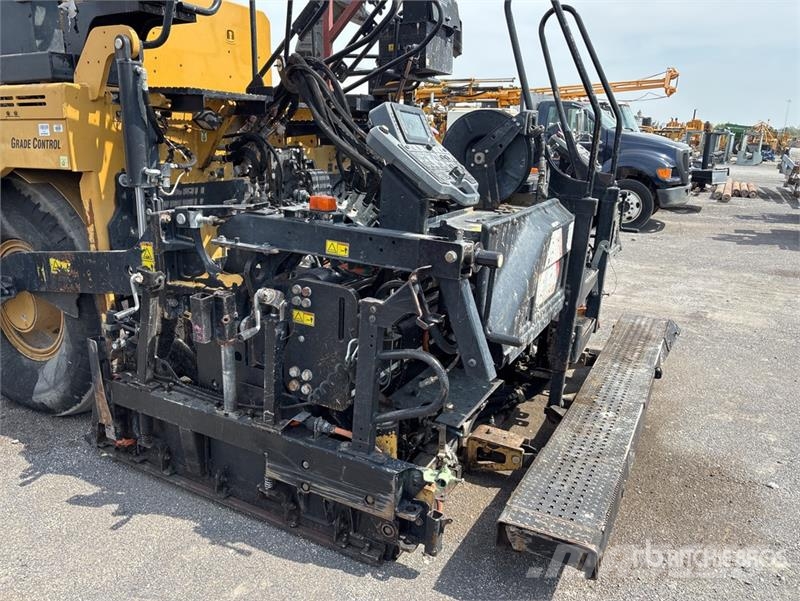 CAT AP1000F Wheel Asphalt Paver Strassenfertiger