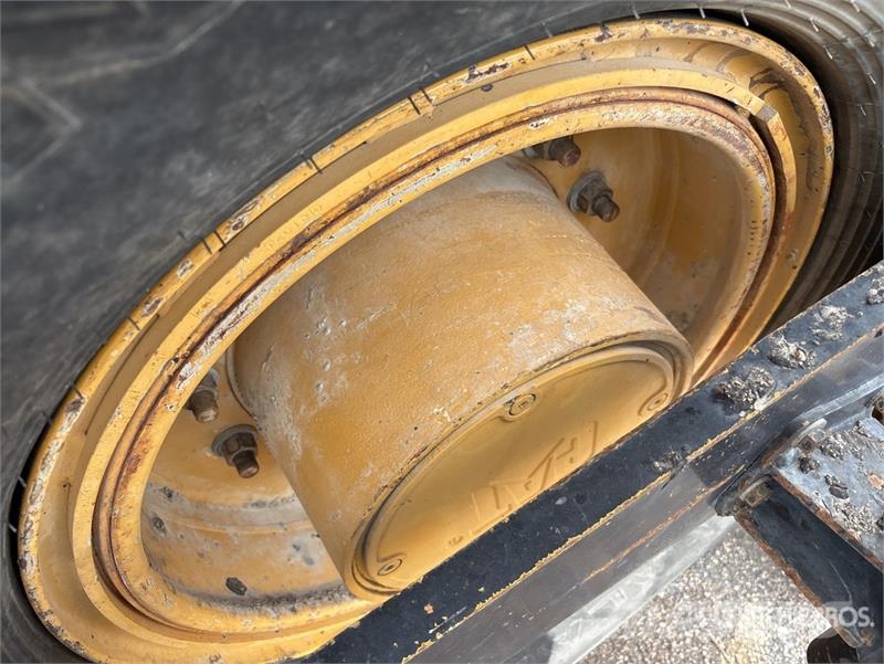 CAT AP1000F Wheel Asphalt Paver Strassenfertiger