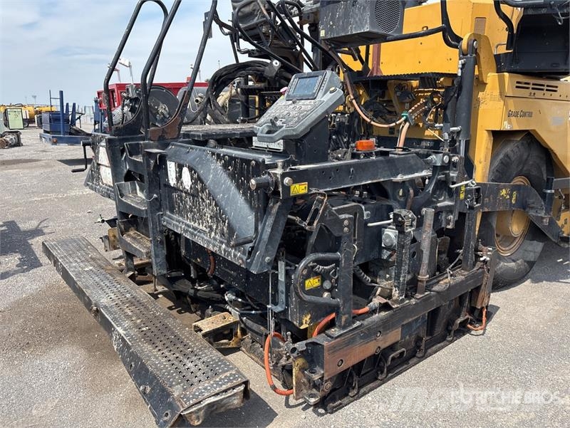 CAT AP1000F Wheel Asphalt Paver Strassenfertiger