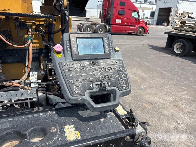 CAT AP1000F Wheel Asphalt Paver Strassenfertiger