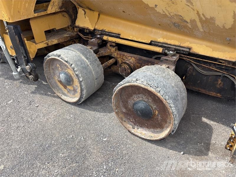 CAT AP1000F Wheel Asphalt Paver Strassenfertiger
