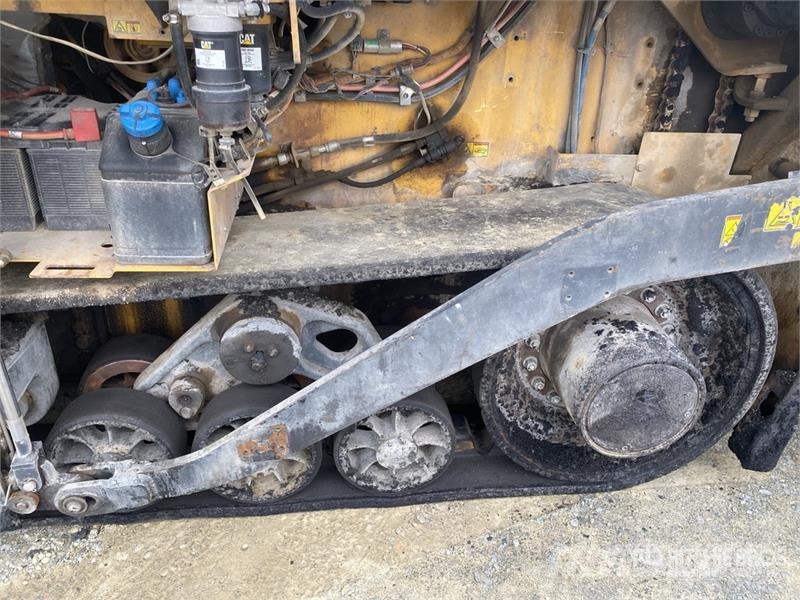CAT AP655F Track Asphalt Paver معدات السفلتة