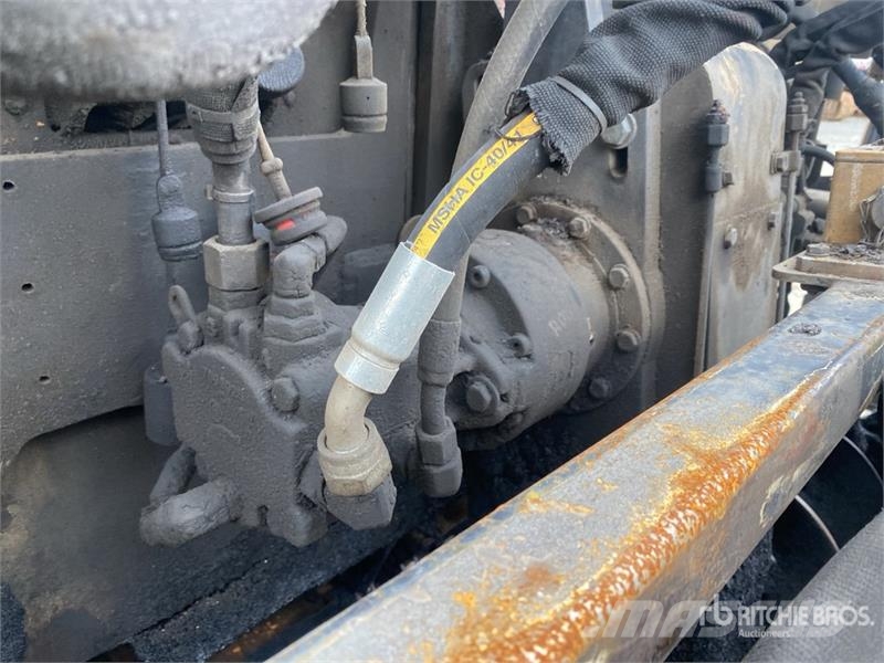 CAT AP655F Track Asphalt Paver معدات السفلتة