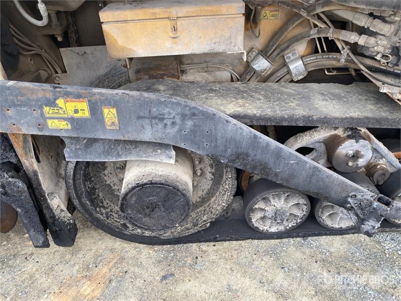 CAT AP655F Track Asphalt Paver معدات السفلتة