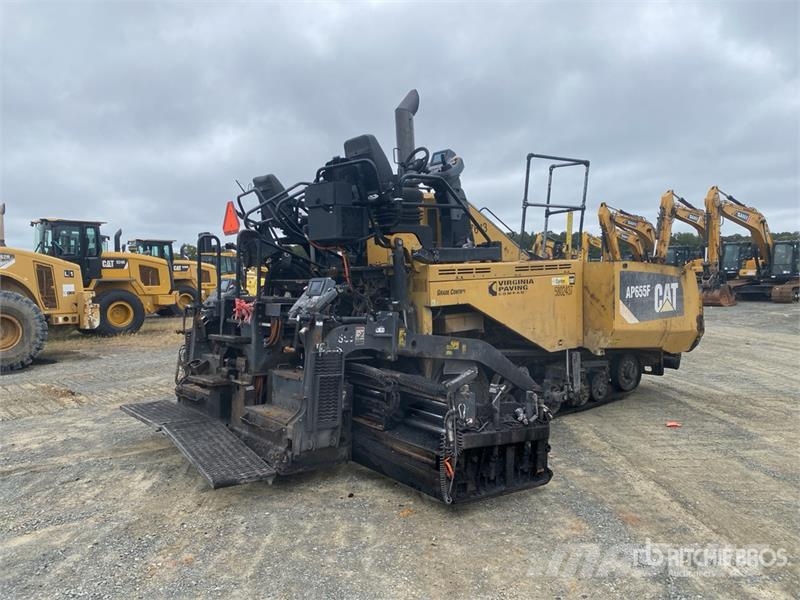 CAT AP655F Track Asphalt Paver معدات السفلتة