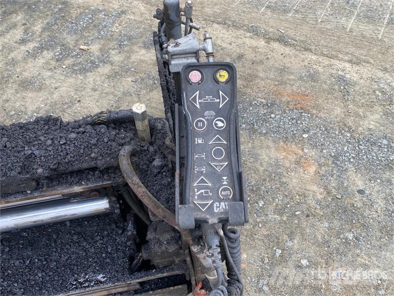 CAT AP655F Track Asphalt Paver معدات السفلتة