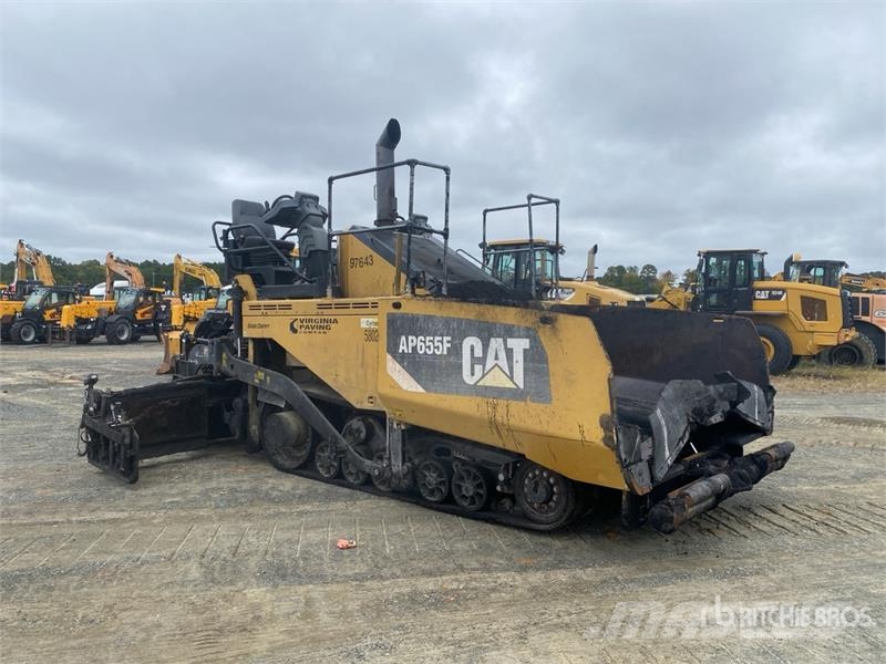 CAT AP655F Track Asphalt Paver معدات السفلتة
