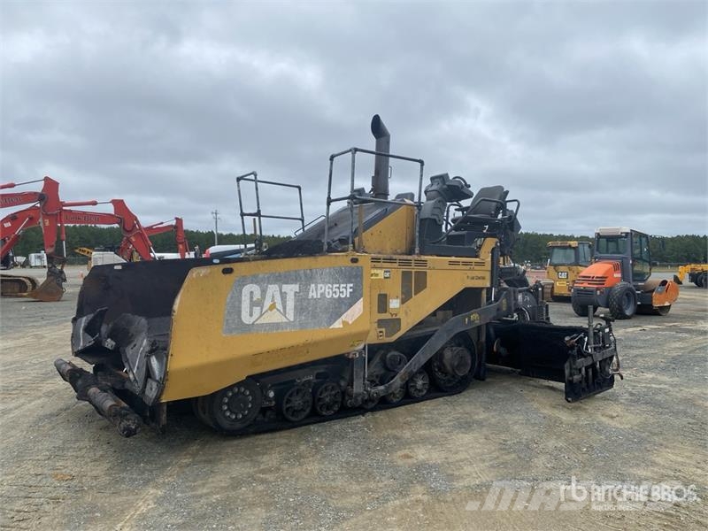 CAT AP655F Track Asphalt Paver معدات السفلتة