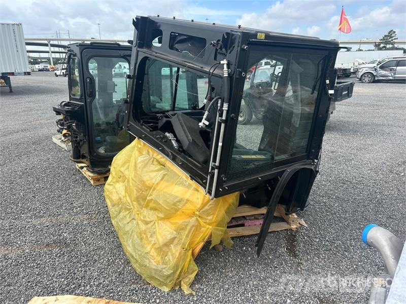 CAT Cab - Fits Cat D8T Kabiinid