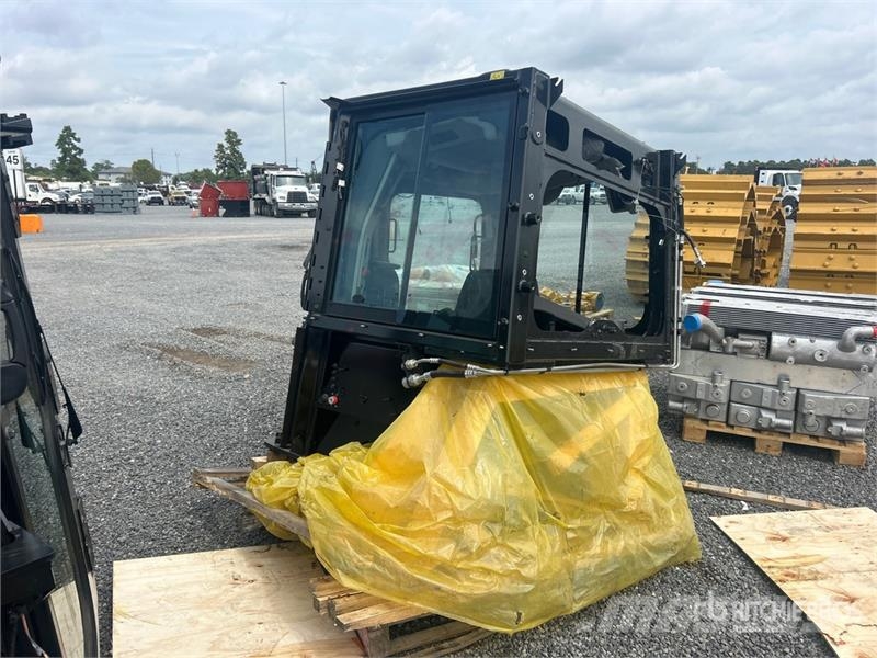CAT Cab - Fits Cat D8T Kabiinid