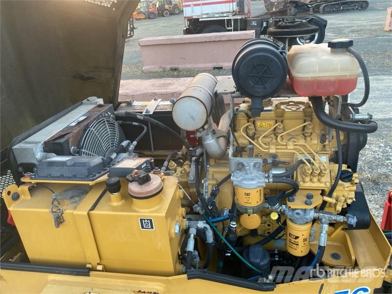 CAT CB2.7 Double Drum Roller Tandemwalzen