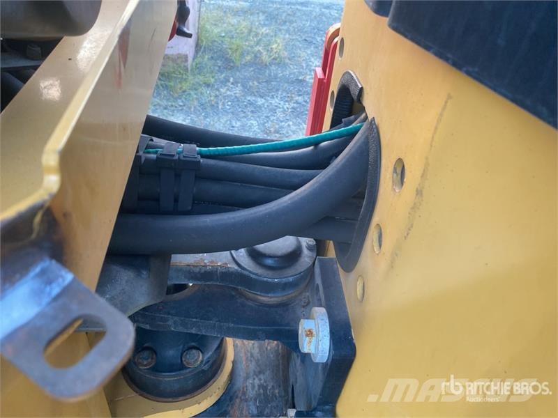 CAT CB2.7 Double Drum Roller Tandemwalzen