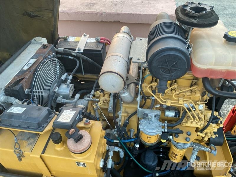 CAT CB2.7 Double Drum Roller Tandemwalzen