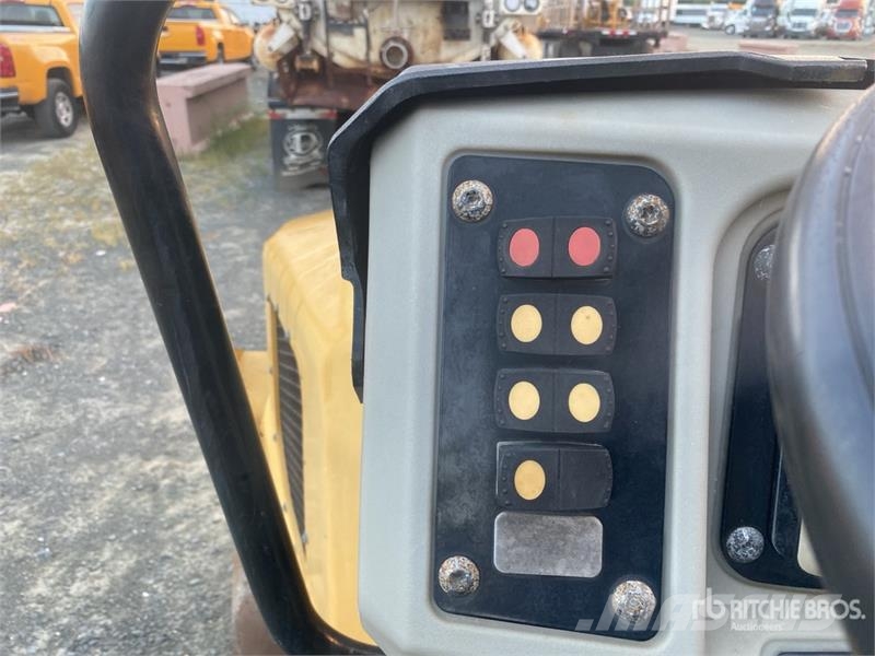 CAT CB2.7 Double Drum Roller Tandemwalzen