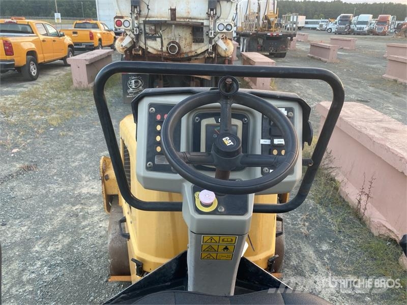 CAT CB2.7 Double Drum Roller Tandemwalzen
