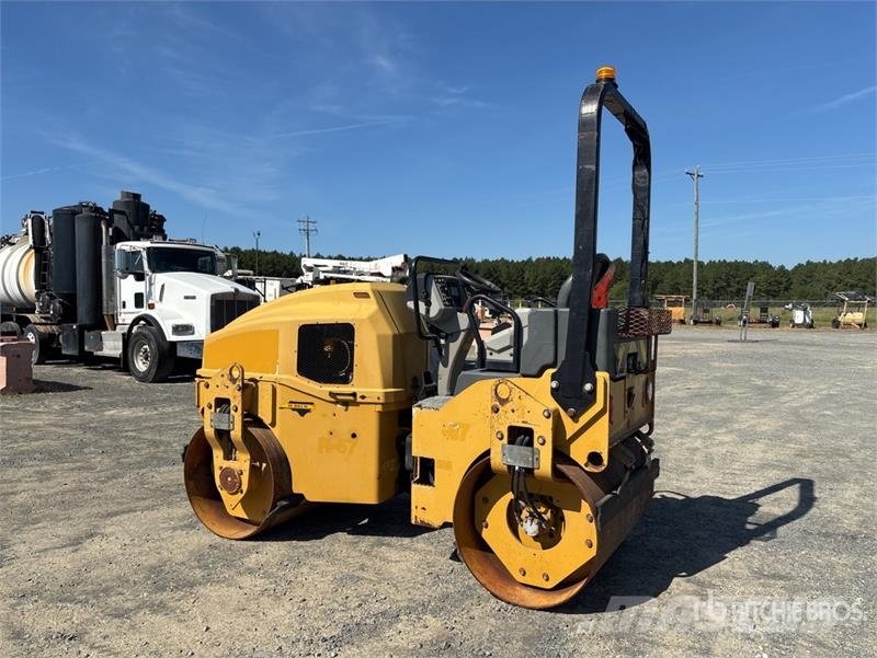 CAT CB34B Double Drum Roller Tandemwalzen