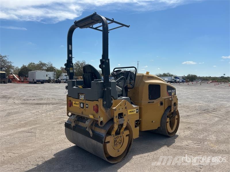 CAT CB34B Double Drum Roller Tandemwalzen