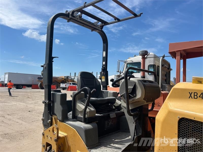 CAT CB34B Double Drum Roller Tandemwalzen