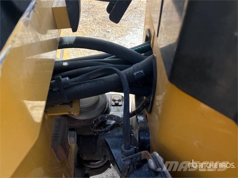 CAT CB34B Double Drum Roller Tandemwalzen