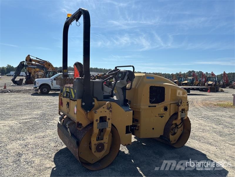 CAT CB34B Double Drum Roller Tandemwalzen