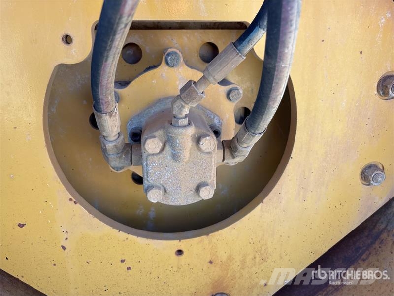 CAT CB34B Double Drum Roller Tandemwalzen
