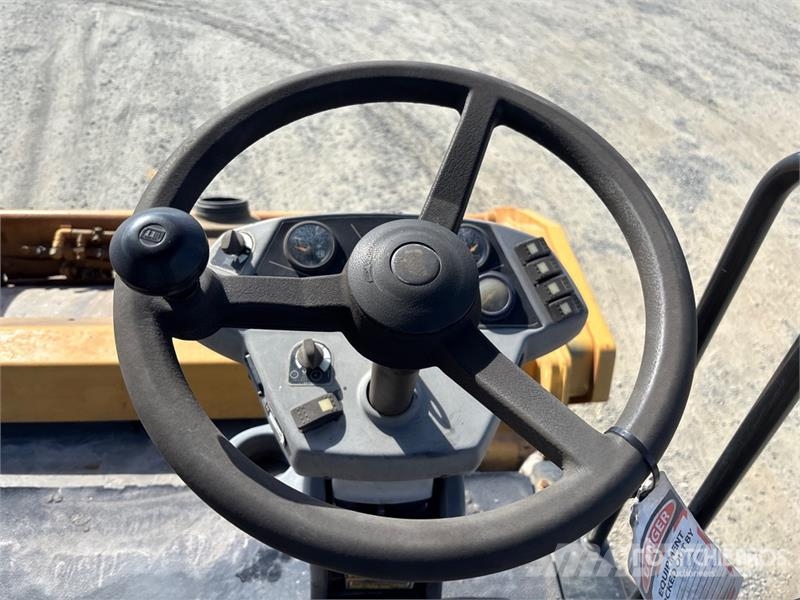 CAT CB54 Double Drum Roller مداحل ثنائية الاسطوانة