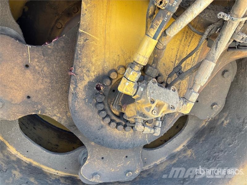 CAT CB54 Double Drum Roller مداحل ثنائية الاسطوانة