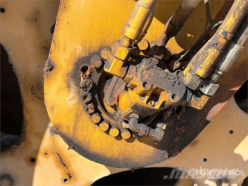 CAT CB54 Double Drum Roller مداحل ثنائية الاسطوانة