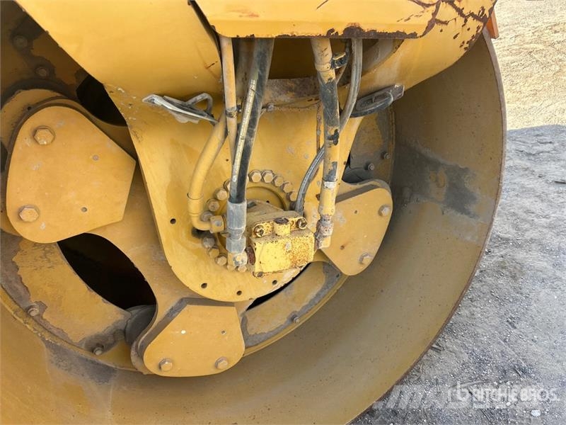 CAT CB64 Double Drum Roller مداحل ثنائية الاسطوانة