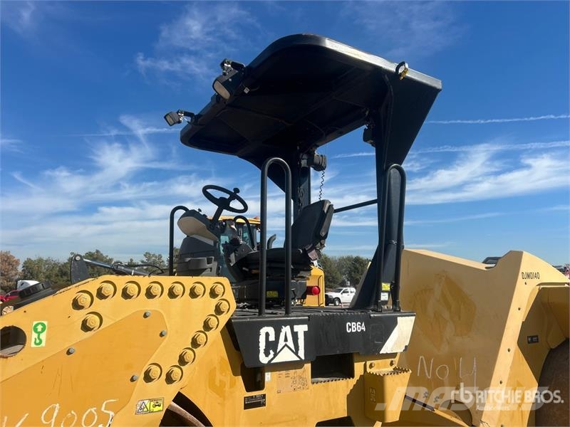 CAT CB64 Double Drum Roller مداحل ثنائية الاسطوانة