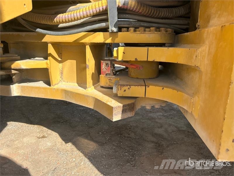 CAT CB64 Double Drum Roller مداحل ثنائية الاسطوانة