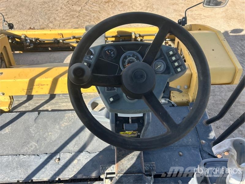 CAT CB64 Double Drum Roller مداحل ثنائية الاسطوانة