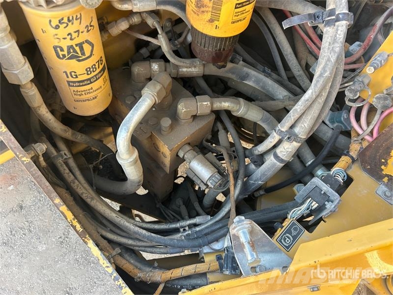 CAT CB64 Double Drum Roller مداحل ثنائية الاسطوانة