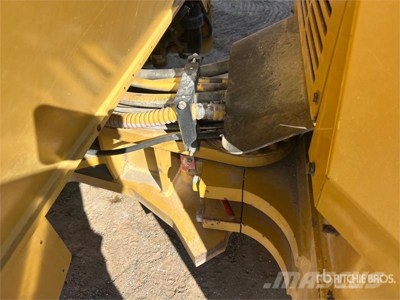 CAT CB64 Double Drum Roller مداحل ثنائية الاسطوانة