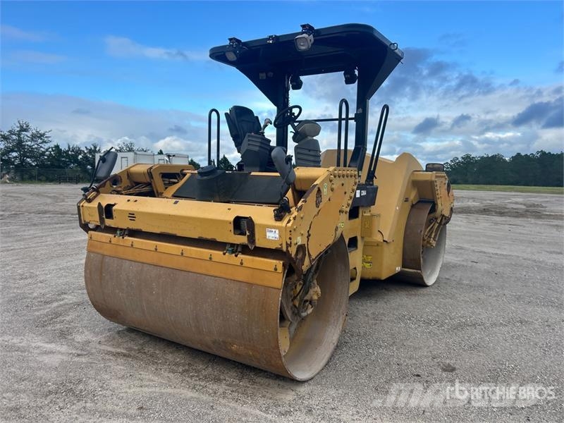 CAT CB64 Double Drum Roller Duowalsen