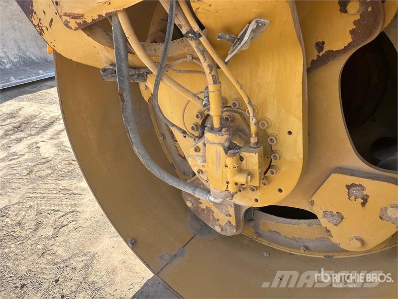 CAT CB64 Double Drum Roller مداحل ثنائية الاسطوانة